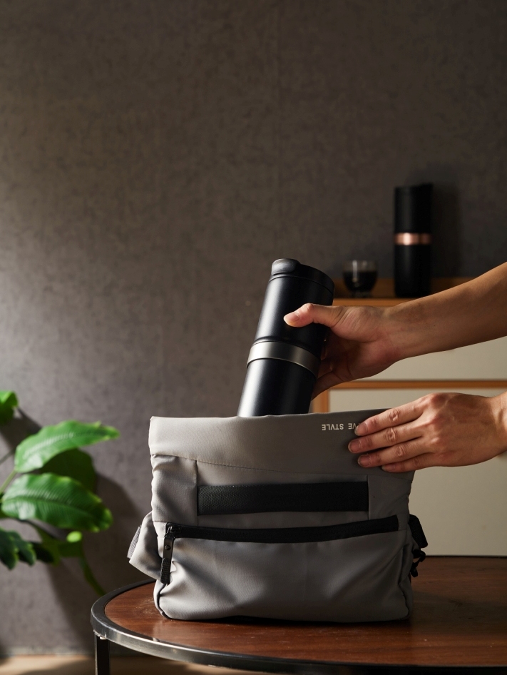 BRHC Portable Coffee Maker: An All-In-One Machine that works with fresh beans to effortlessly create pour-over coffee anywhere.